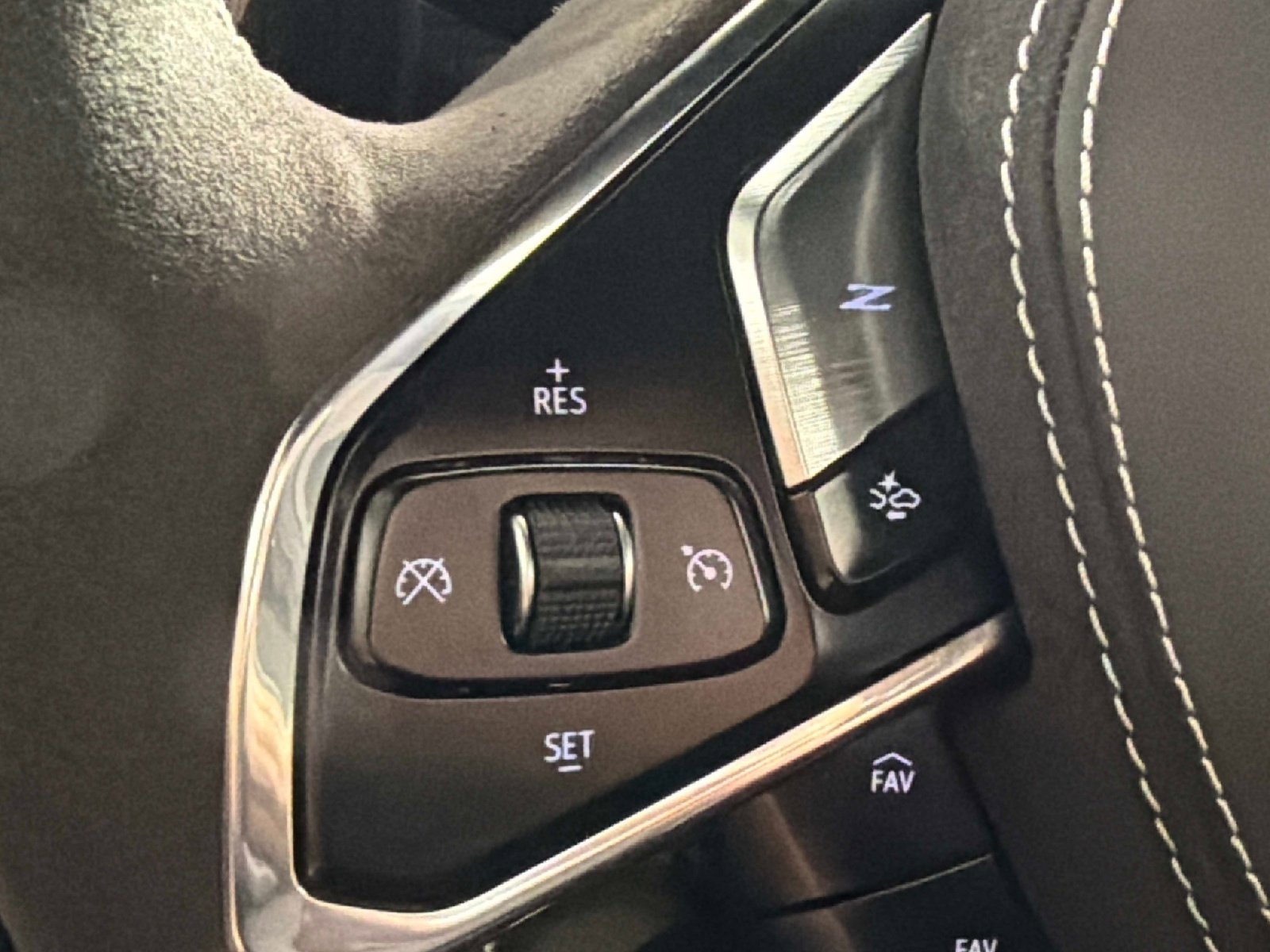 Used 2025 Chevrolet Corvette Z06 w/ Battery Protection Package image 40