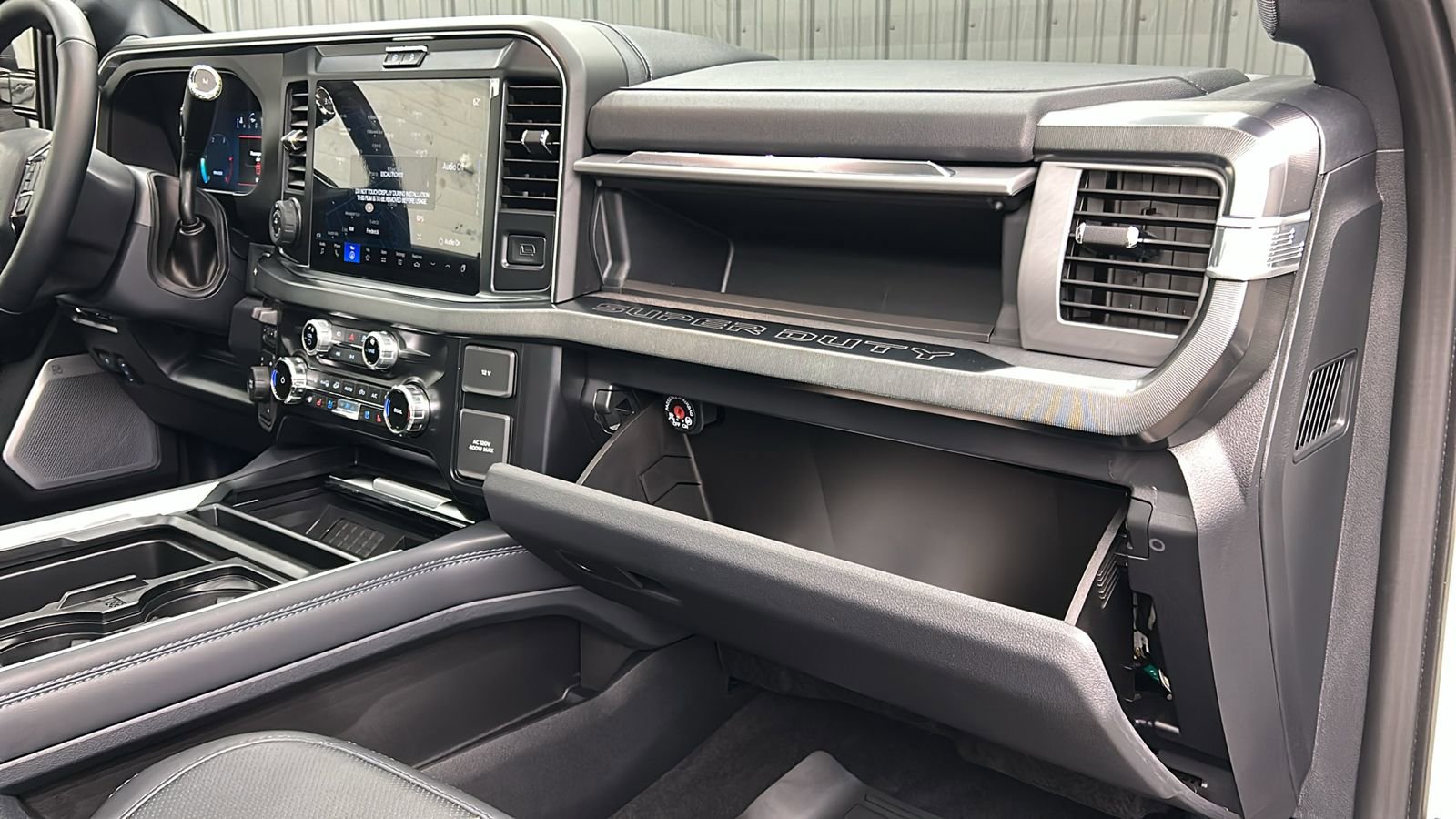 Used 2025 Ford F450 Platinum w/ FX4 Off-Road Package image 41