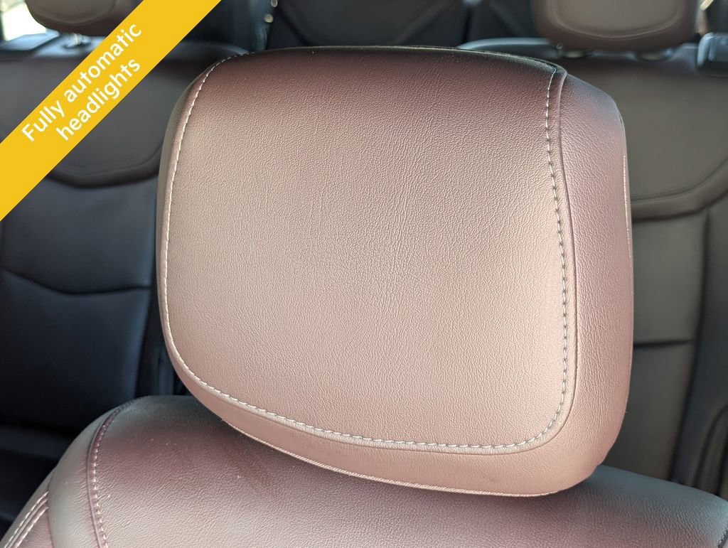 Used 2023 Cadillac XT6 Premium Luxury w/ Technology Package AWD/4WD image 16