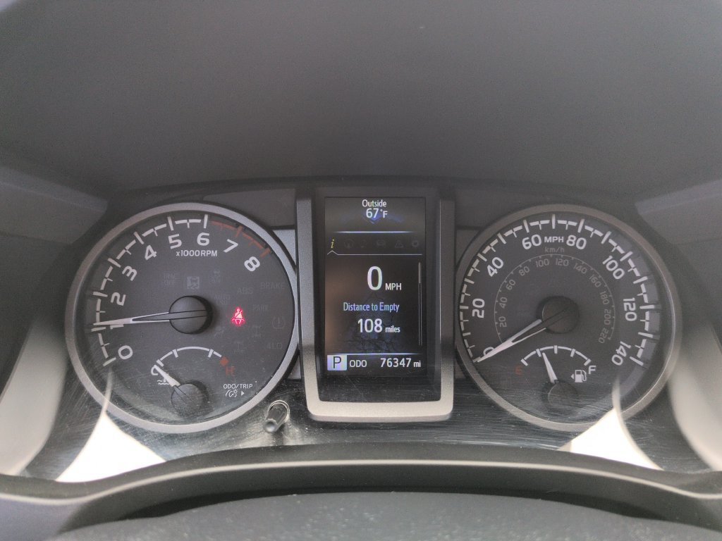 Used 2017 Toyota Tacoma TRD Sport AWD/4WD image 15