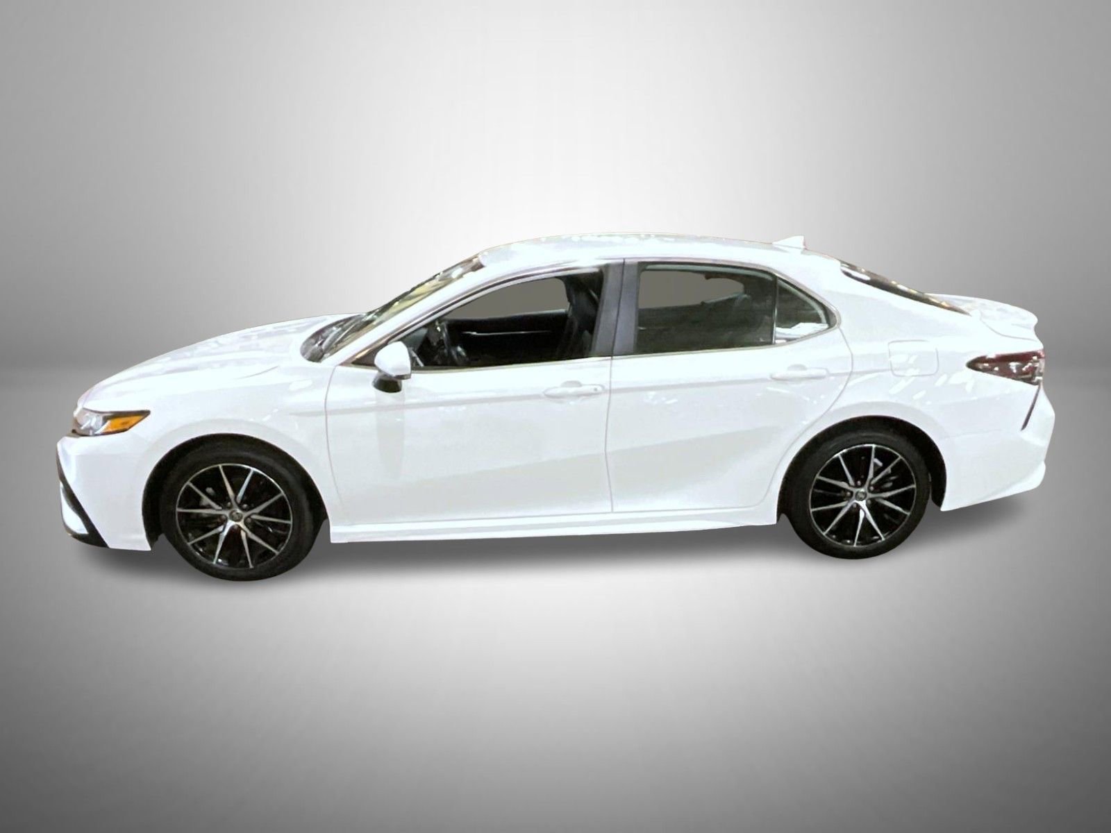 Used 2024 Toyota Camry SE image 8