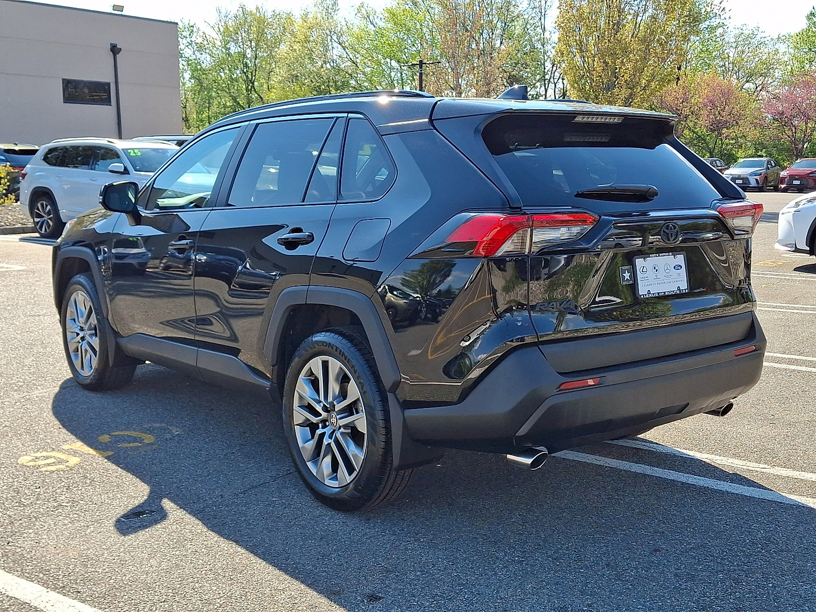 Used 2023 Toyota RAV4 XLE Premium AWD/4WD image 4