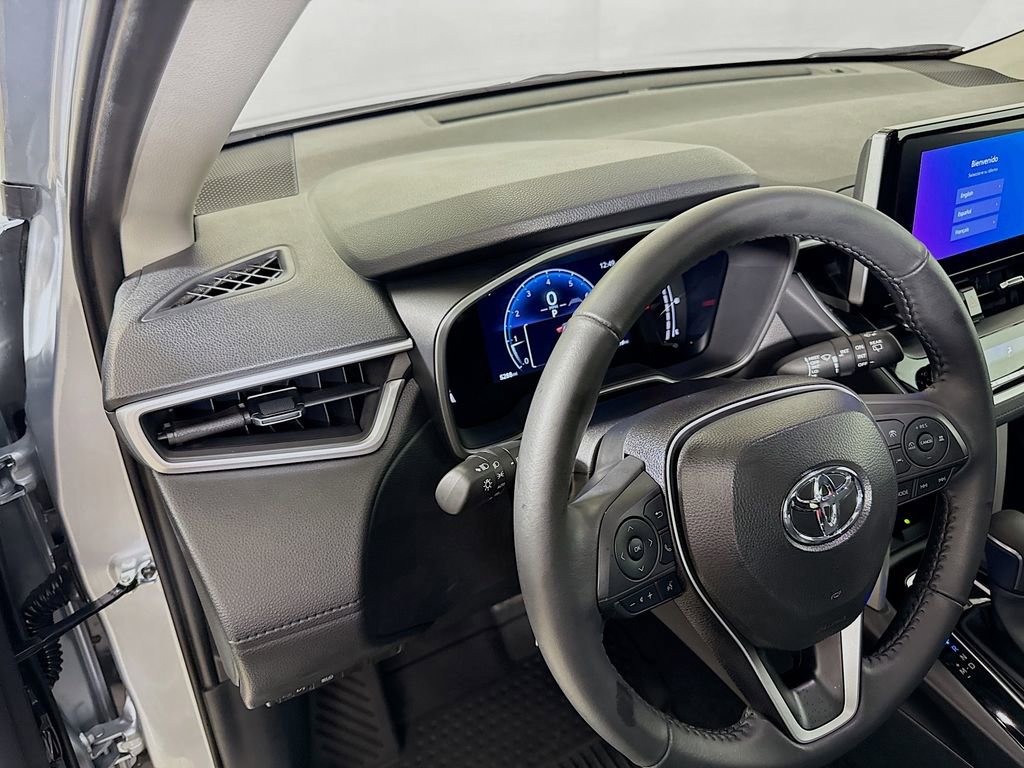 Certified 2025 Toyota Corolla Cross XLE image 9