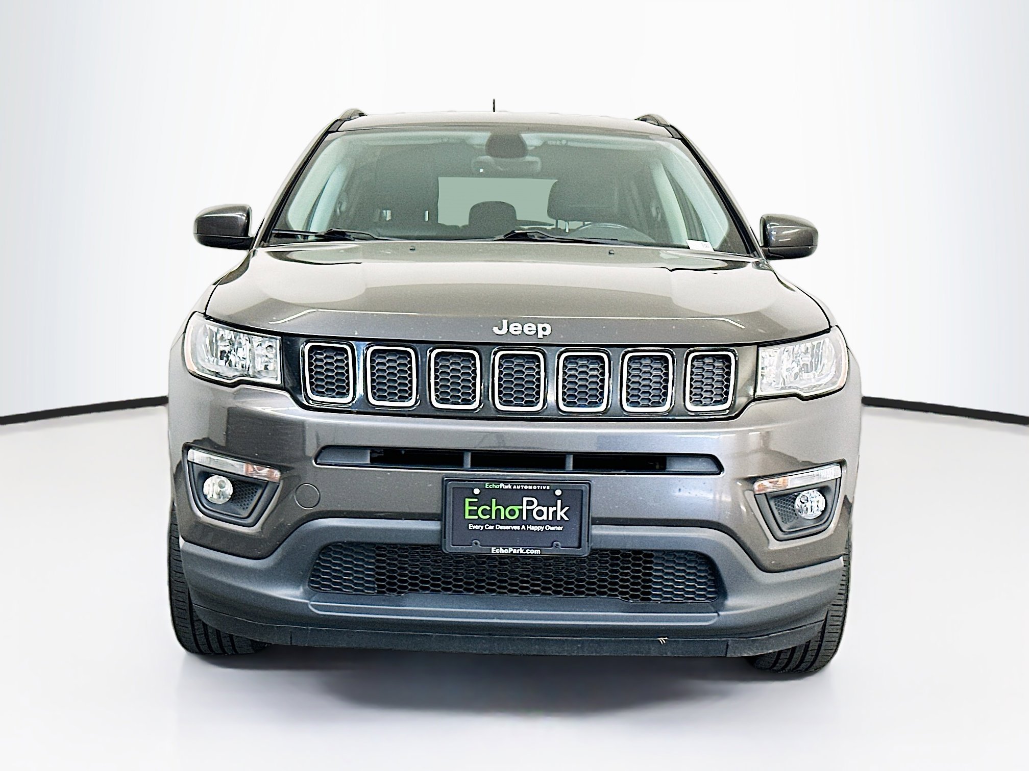 Used 2018 Jeep Compass Latitude w/ Popular Equipment Group AWD/4WD image 2