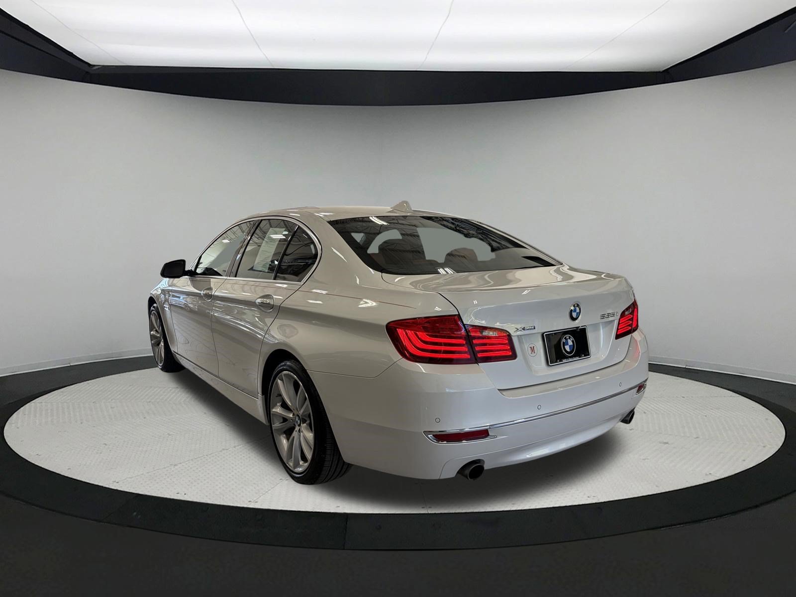 Used 2016 BMW 535i xDrive Sedan AWD/4WD image 5