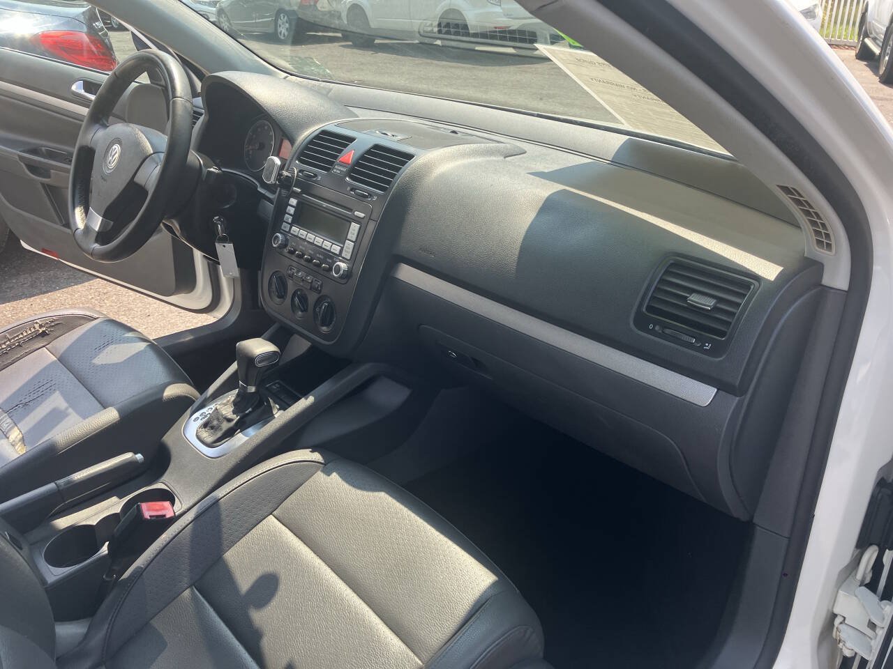 Used 2009 Volkswagen Jetta SEL FWD image 23