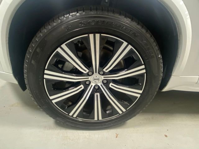 Certified 2024 Volvo XC90 B5 Core w/ Protection Package image 5