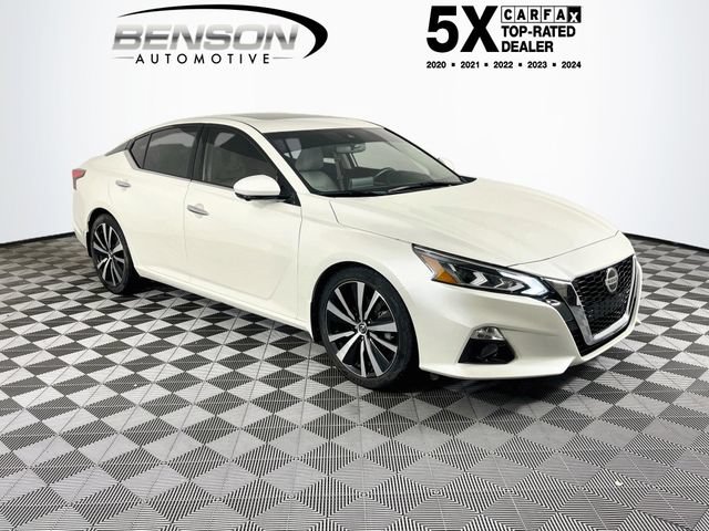 Used 2020 Nissan Altima 2.0 Platinum FWD image 1