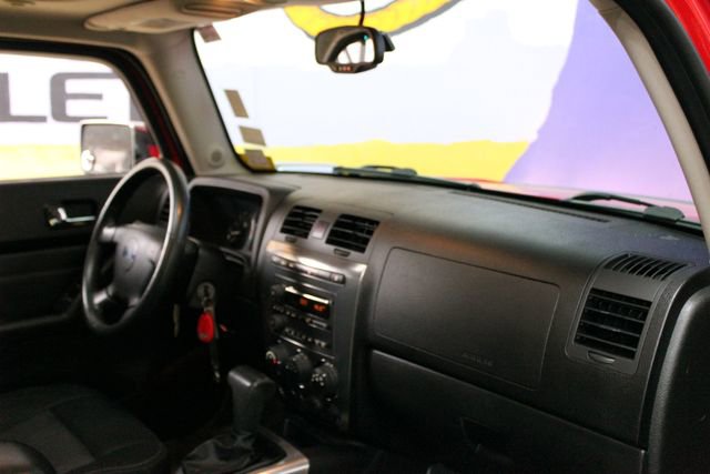 Used 2009 HUMMER H3T w/ Appearance Package AWD/4WD image 12