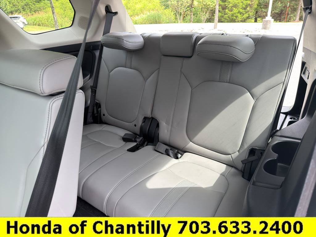 Certified 2025 Honda Pilot Touring image 28