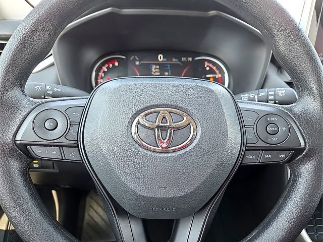 Used 2025 Toyota RAV4 XLE image 24