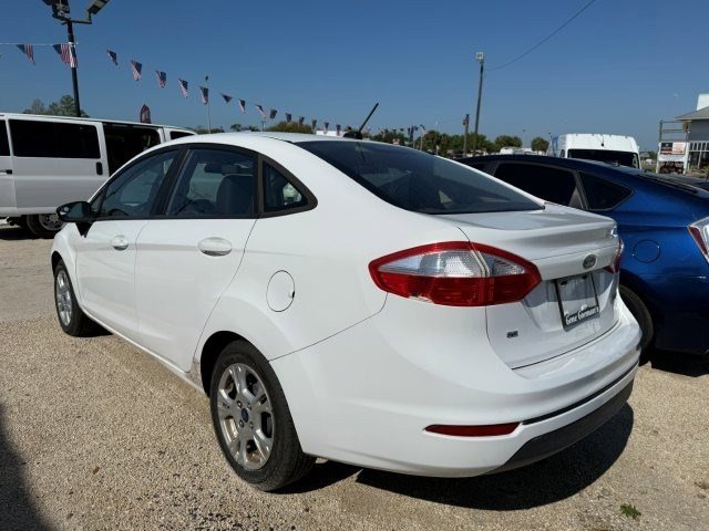 Used 2015 Ford Fiesta SE FWD image 6