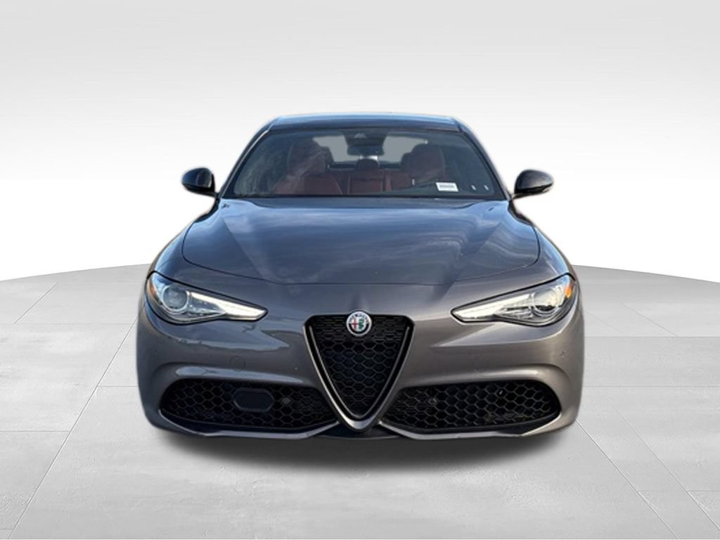 Used 2023 Alfa Romeo Giulia Veloce RWD image 4
