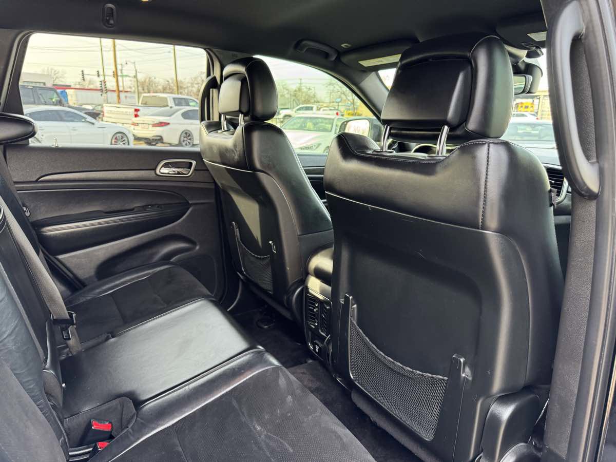 Used 2017 Jeep Grand Cherokee Altitude image 32