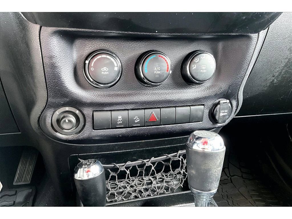 Used 2015 Jeep Wrangler Sport image 26