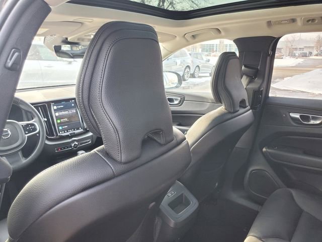 Certified 2025 Volvo XC60 B5 Plus image 29