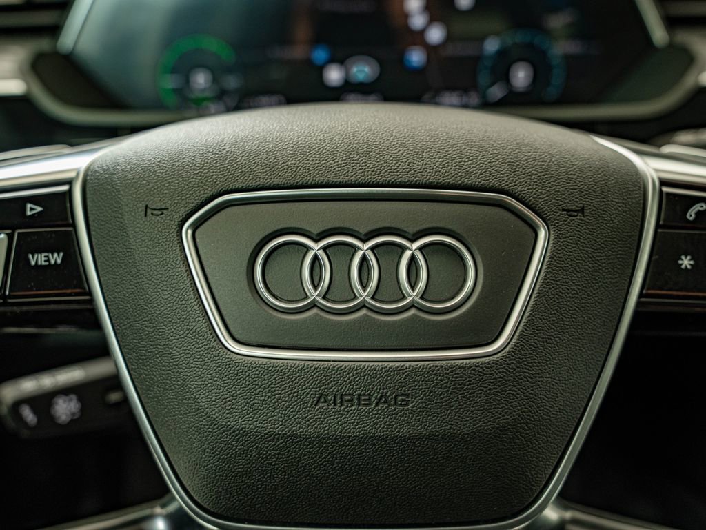 Used 2021 Audi e-tron Premium w/ Convenience Plus Package AWD/4WD image 21