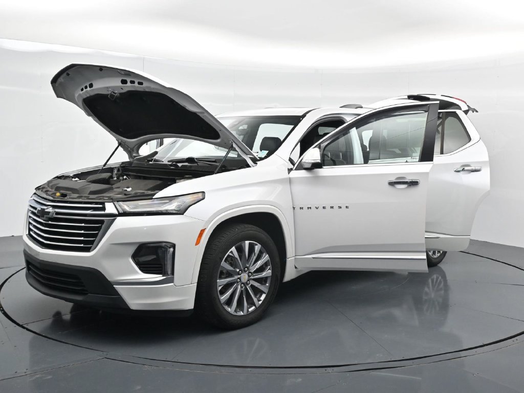 Used 2023 Chevrolet Traverse Premier FWD image 41