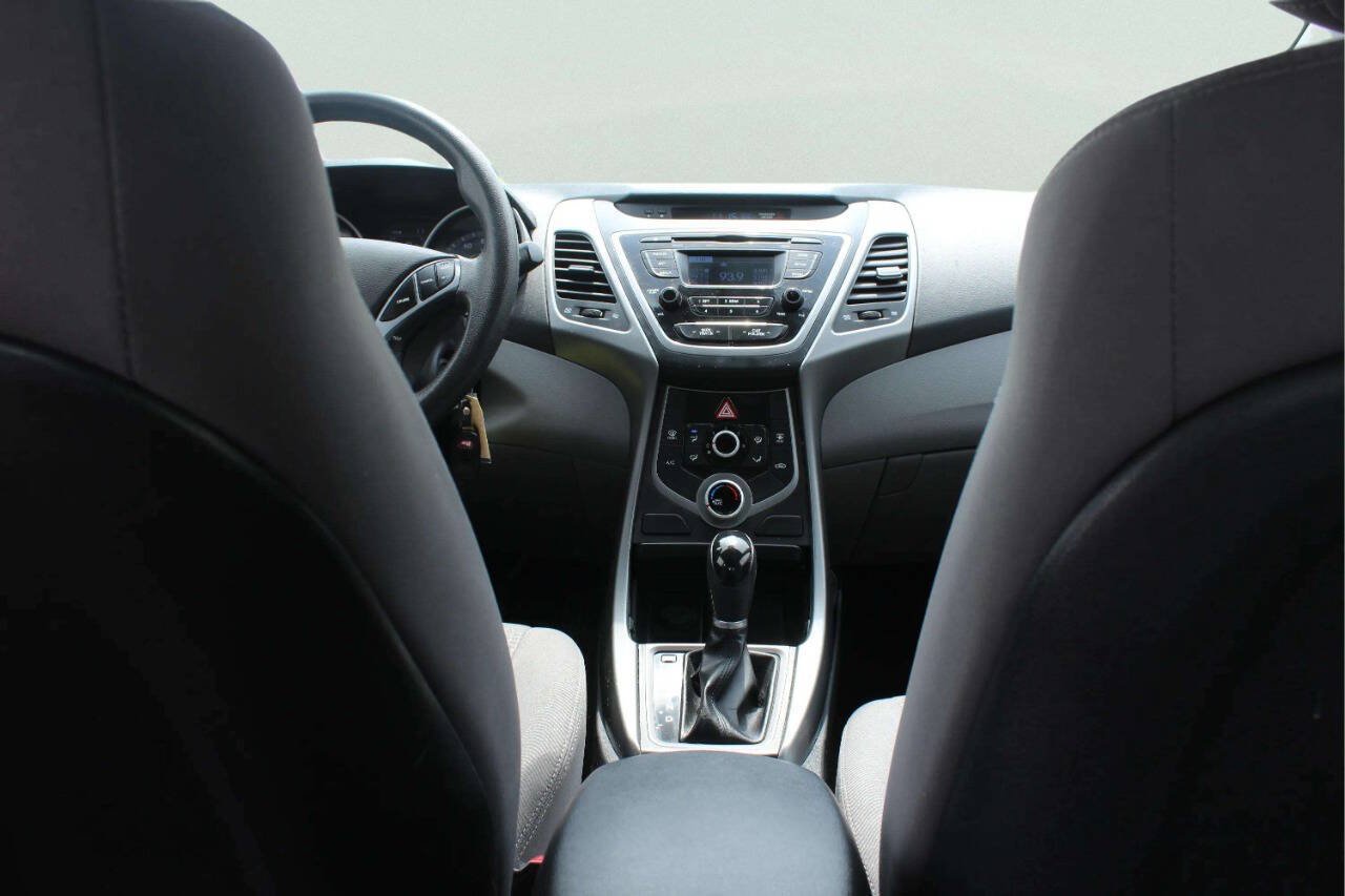 Used 2016 Hyundai Elantra SE FWD image 8