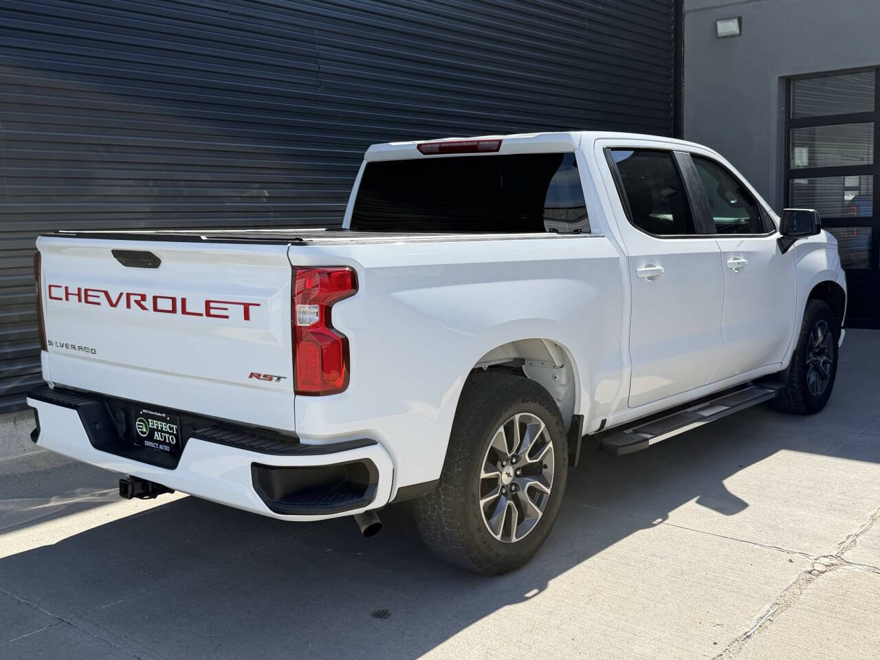 Used 2020 Chevrolet Silverado 1500 RST w/ RST Value Package AWD/4WD image 13
