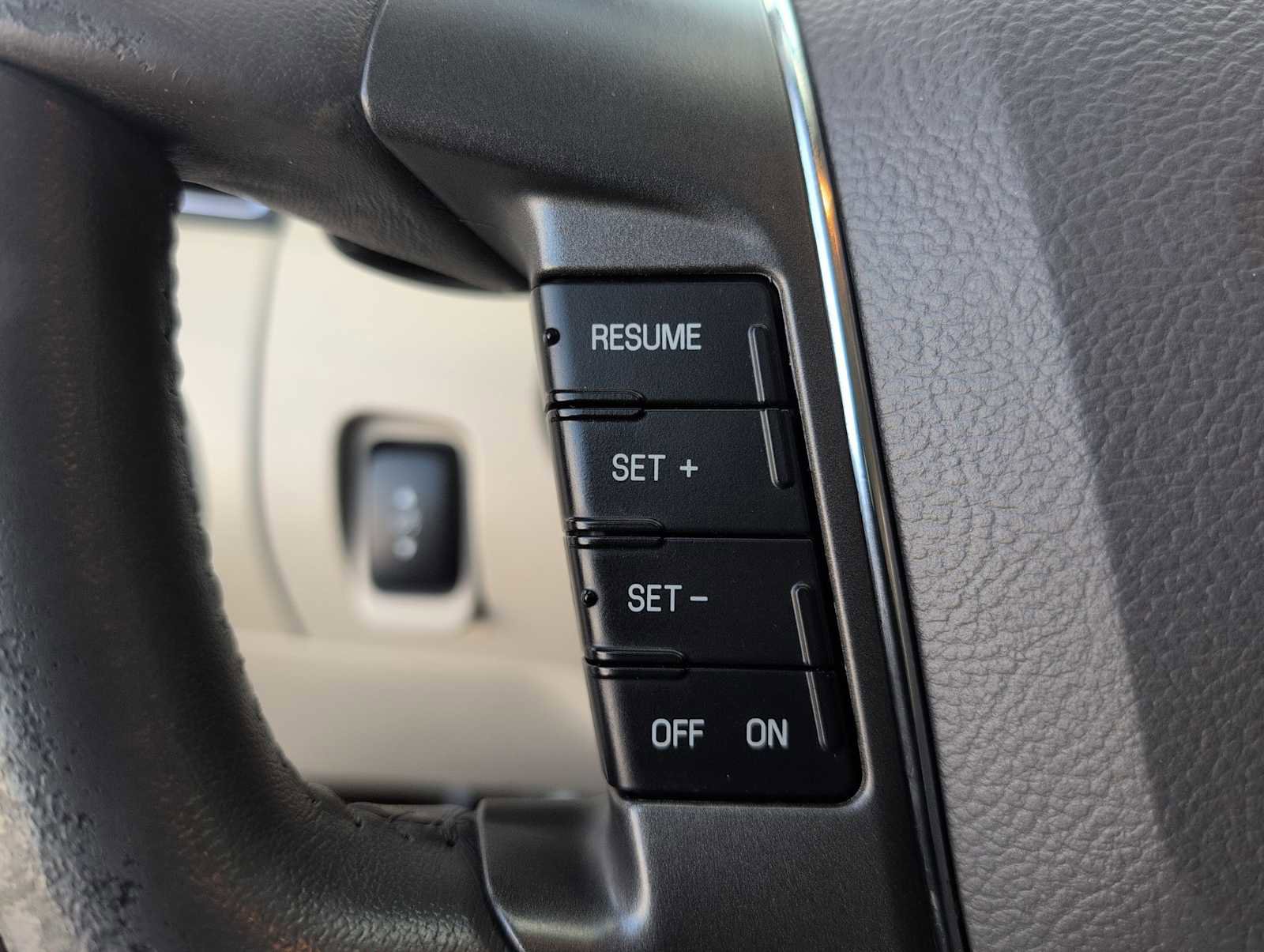 Used 2012 Ford Taurus SEL image 24