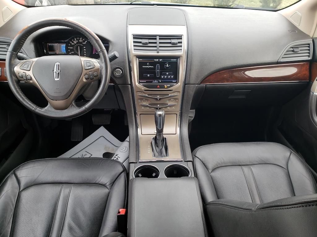 Used 2014 Lincoln MKX FWD w/ Walnut Swirl Wood Package image 12