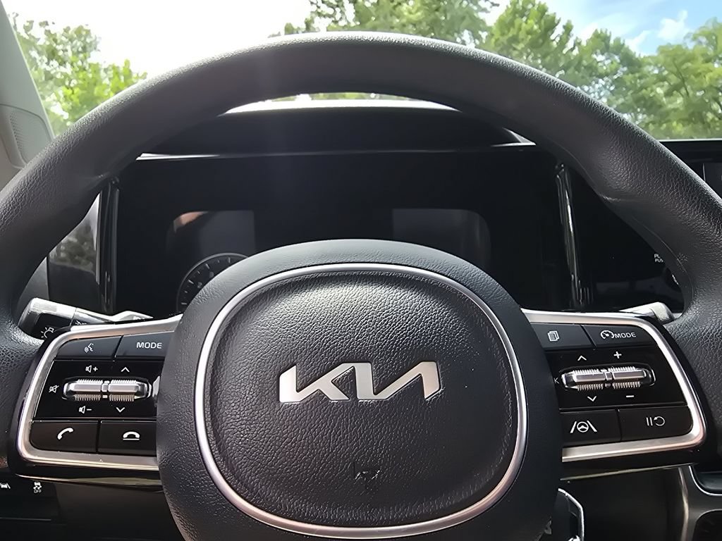 Used 2023 Kia Sorento LX AWD/4WD image 24