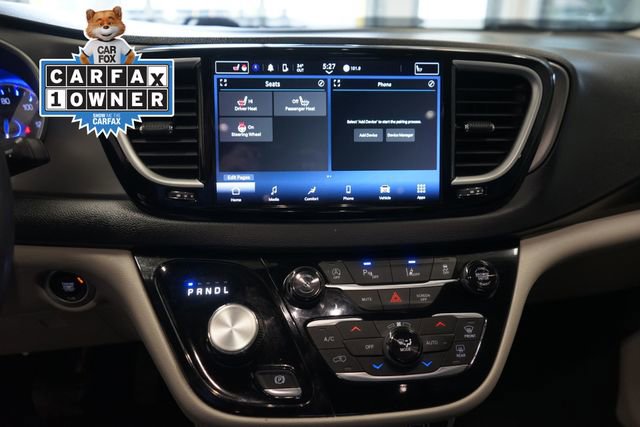 Used 2022 Chrysler Pacifica Touring-L image 15