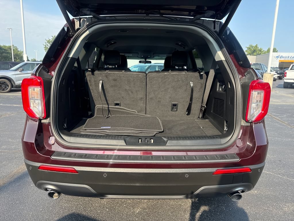 Used 2023 Ford Explorer XLT w/ Equipment Group 202A AWD/4WD image 15