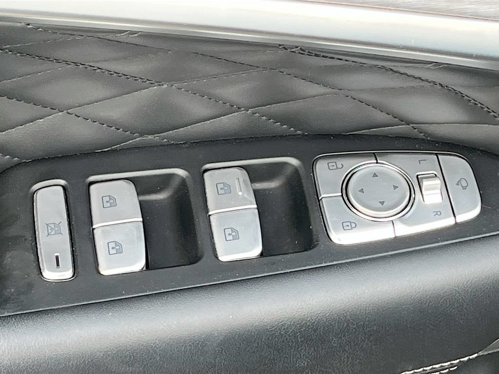 Used 2019 Genesis G70 3.3T Advanced w/ Prestige Package RWD image 18