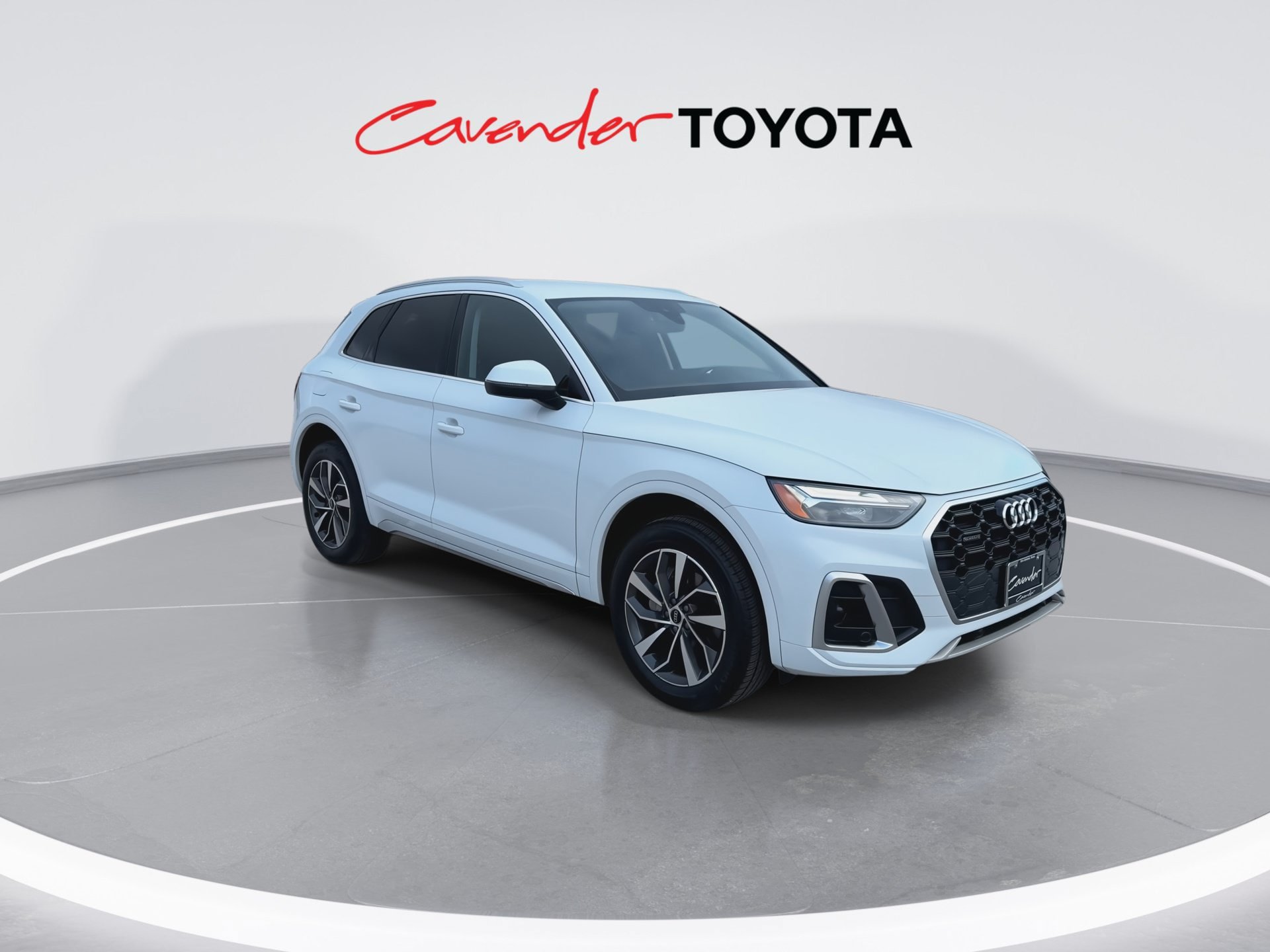 Used 2024 Audi Q5 2.0T Premium w/ Convenience Package AWD/4WD image 2
