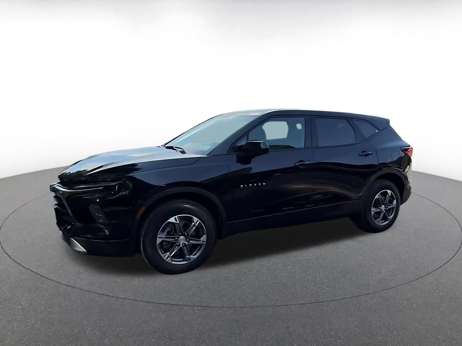 Used 2026 Chevrolet Blazer LT FWD image 8