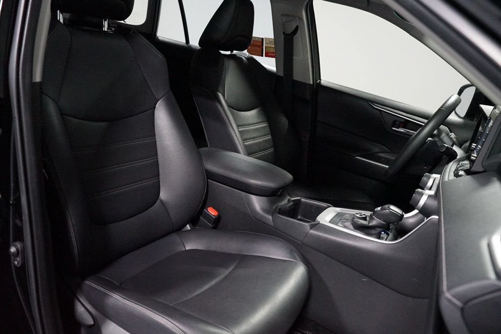 Used 2022 Toyota RAV4 XLE Premium AWD/4WD image 27