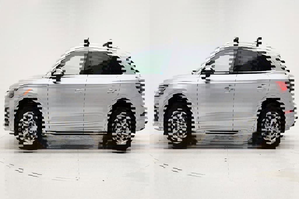 Used 2023 Audi Q5 2.0T Premium w/ Convenience Package image 5