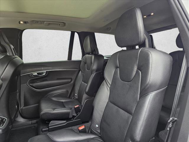 Used 2020 Volvo XC90 T6 Momentum w/ Protection Package Premier image 16