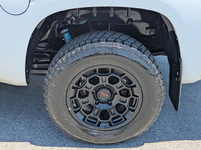 Used 2017 Toyota Tundra SR5 w/ TRD Off Road Package image 22