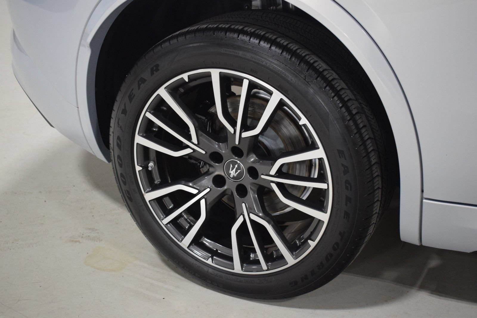 Certified 2023 Maserati Grecale Modena AWD/4WD image 17