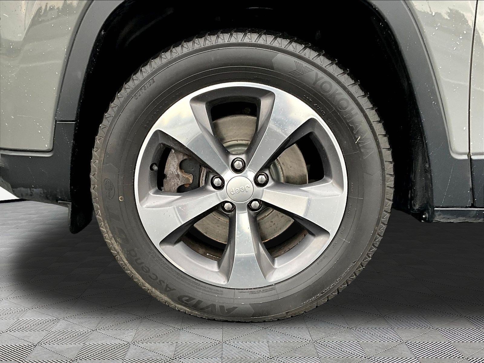 Used 2019 Jeep Cherokee Limited AWD/4WD image 33