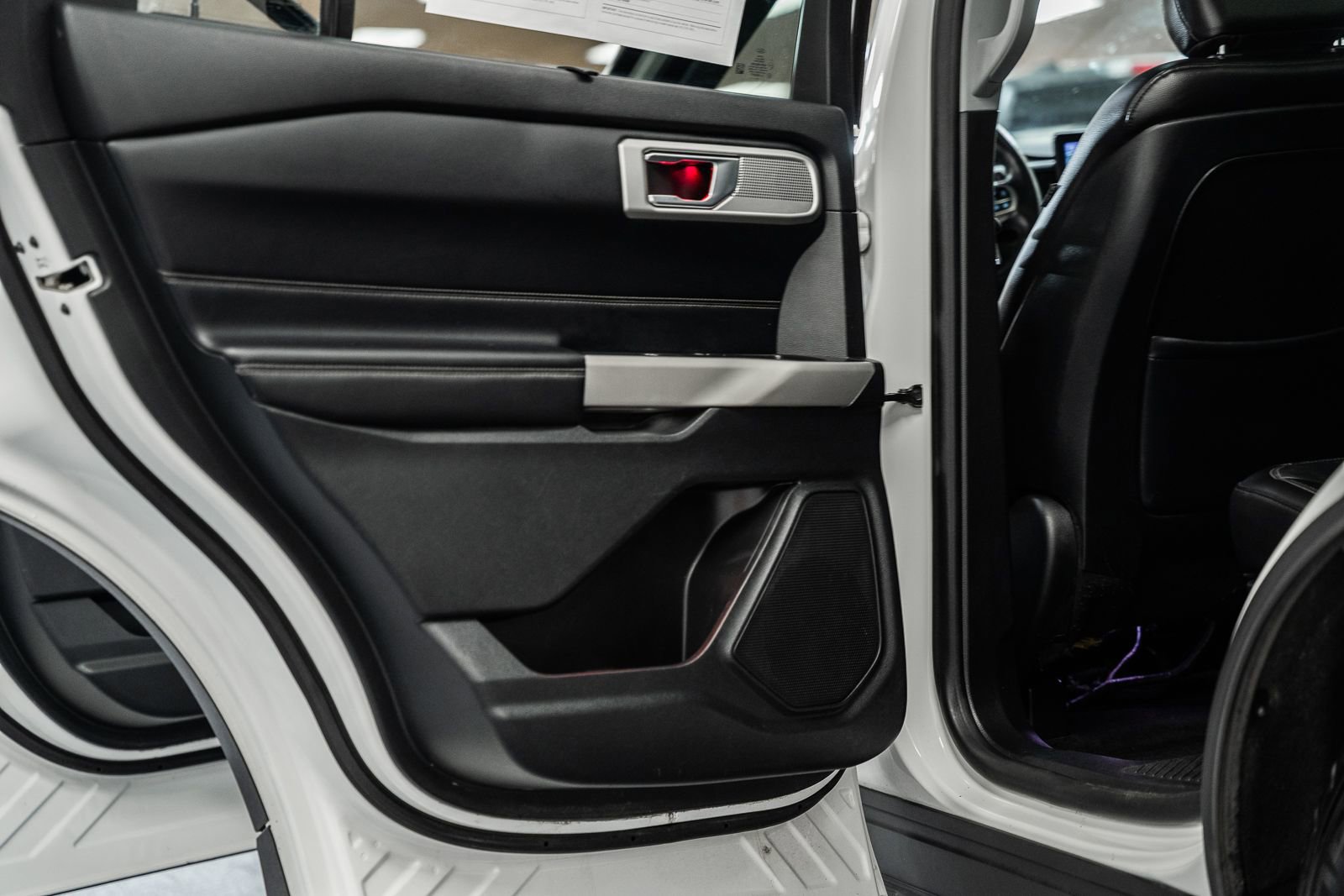 Used 2020 Ford Explorer Limited w/ Class III Trailer Tow Package image 45