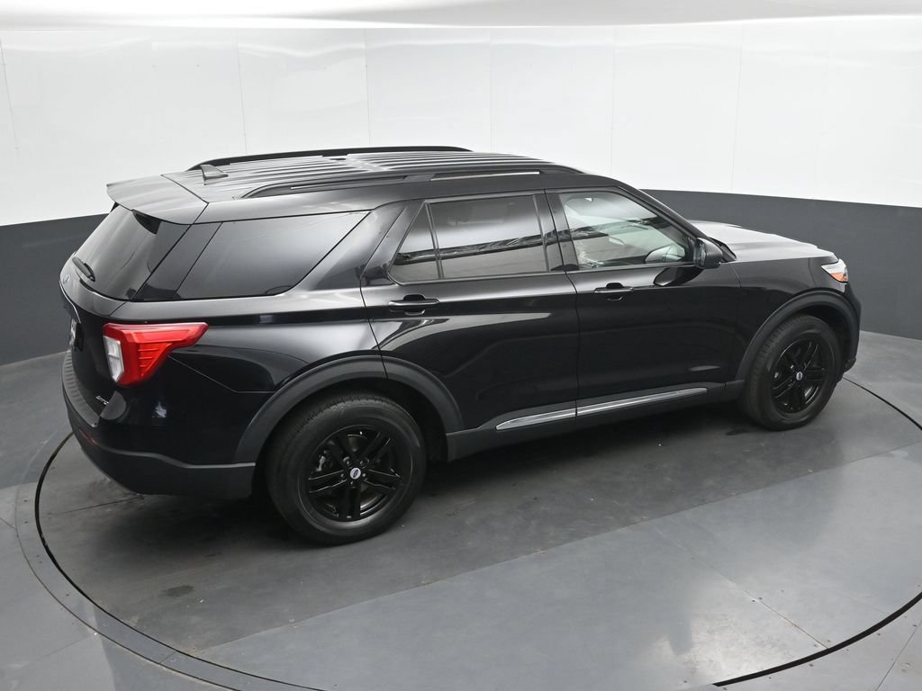 Used 2023 Ford Explorer XLT w/ Equipment Group 202A AWD/4WD image 31