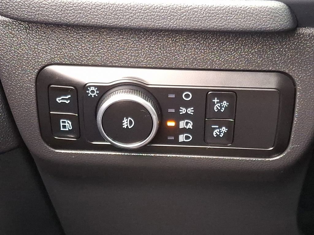 Used 2025 Ford Escape SE image 25