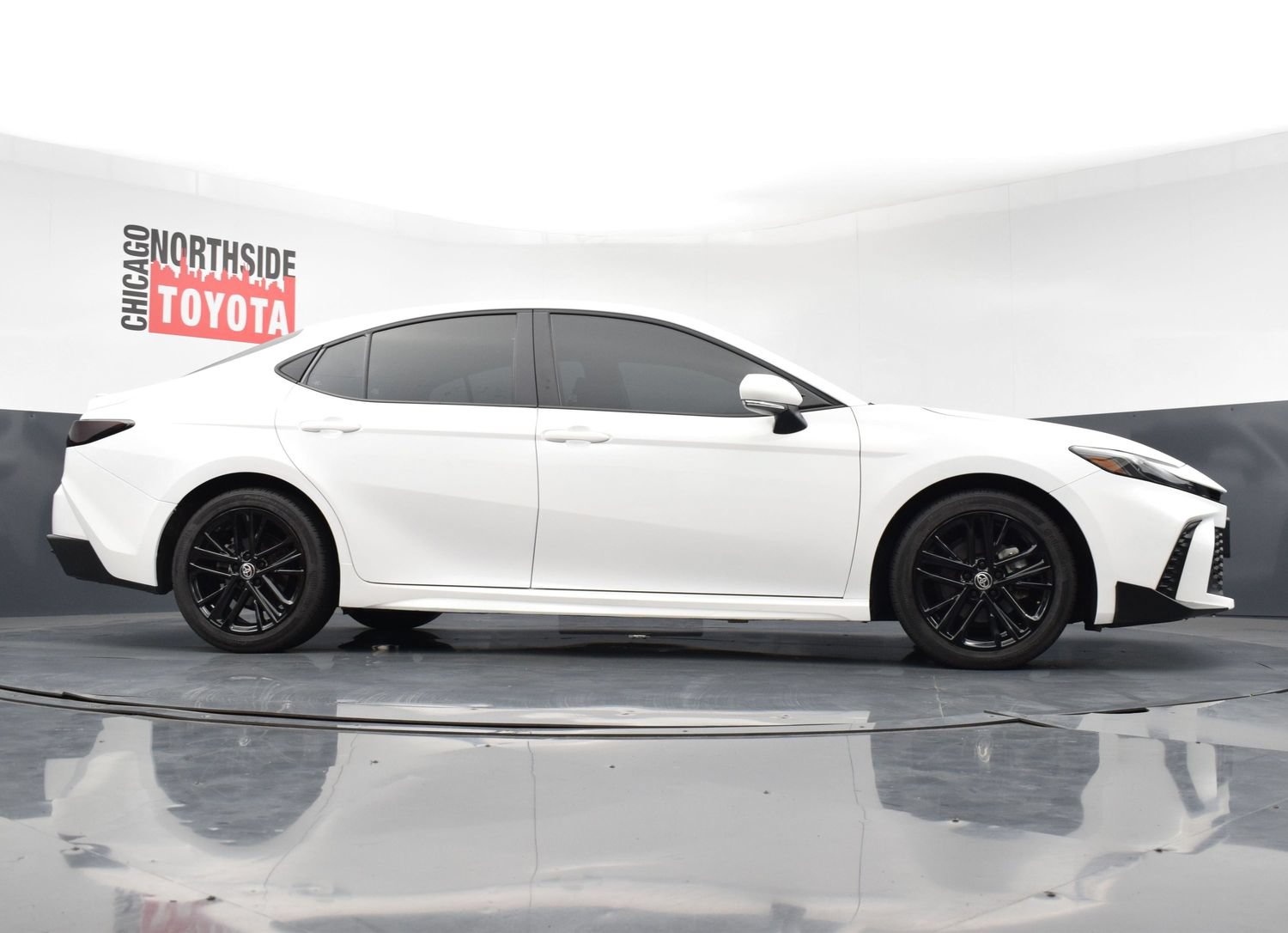 Used 2026 Toyota Camry SE FWD image 28