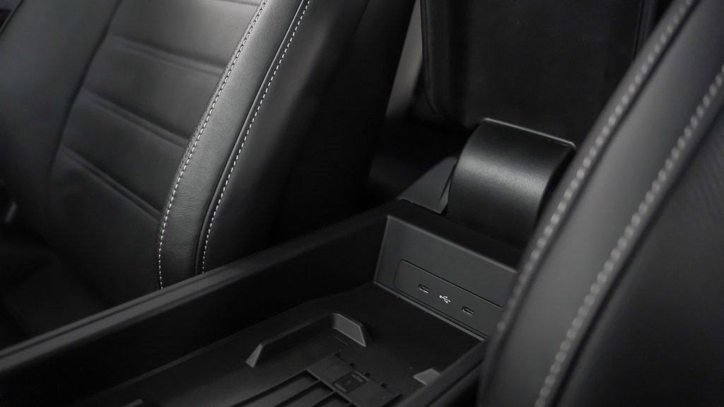 Certified 2025 Porsche 911 Carrera image 33