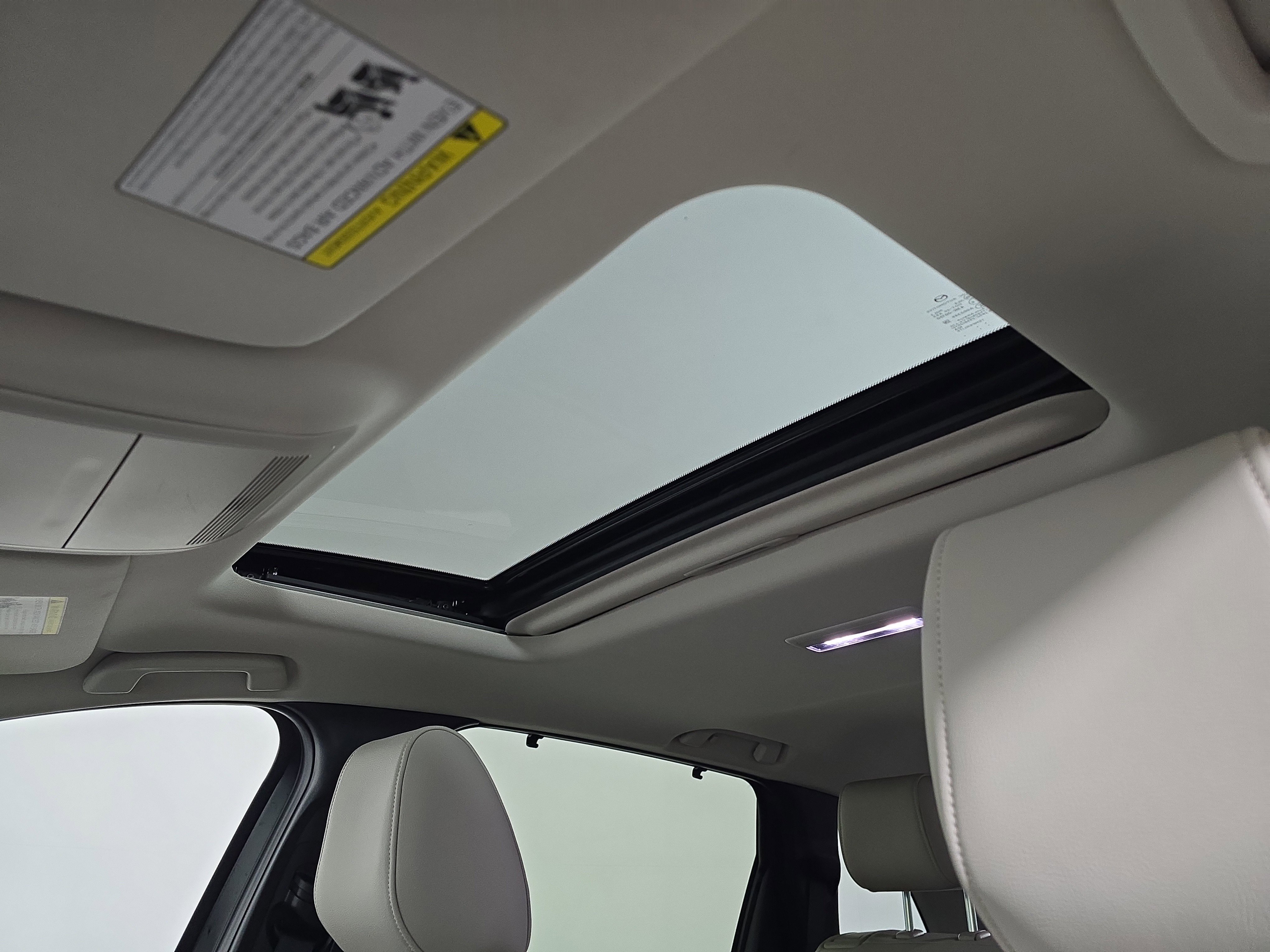 Certified 2024 MAZDA CX-90 Plug-In Hybrid w/ Preferred image 22