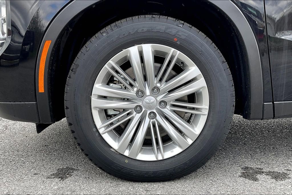 New 2025 Mitsubishi Outlander ES image 10