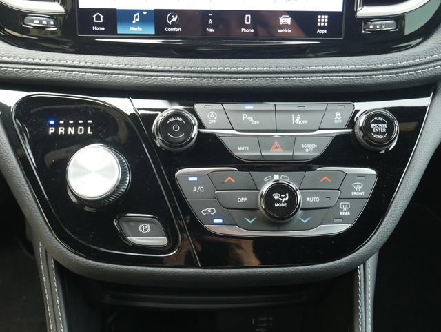 New 2027 Chrysler Pacifica Limited AWD/4WD image 23