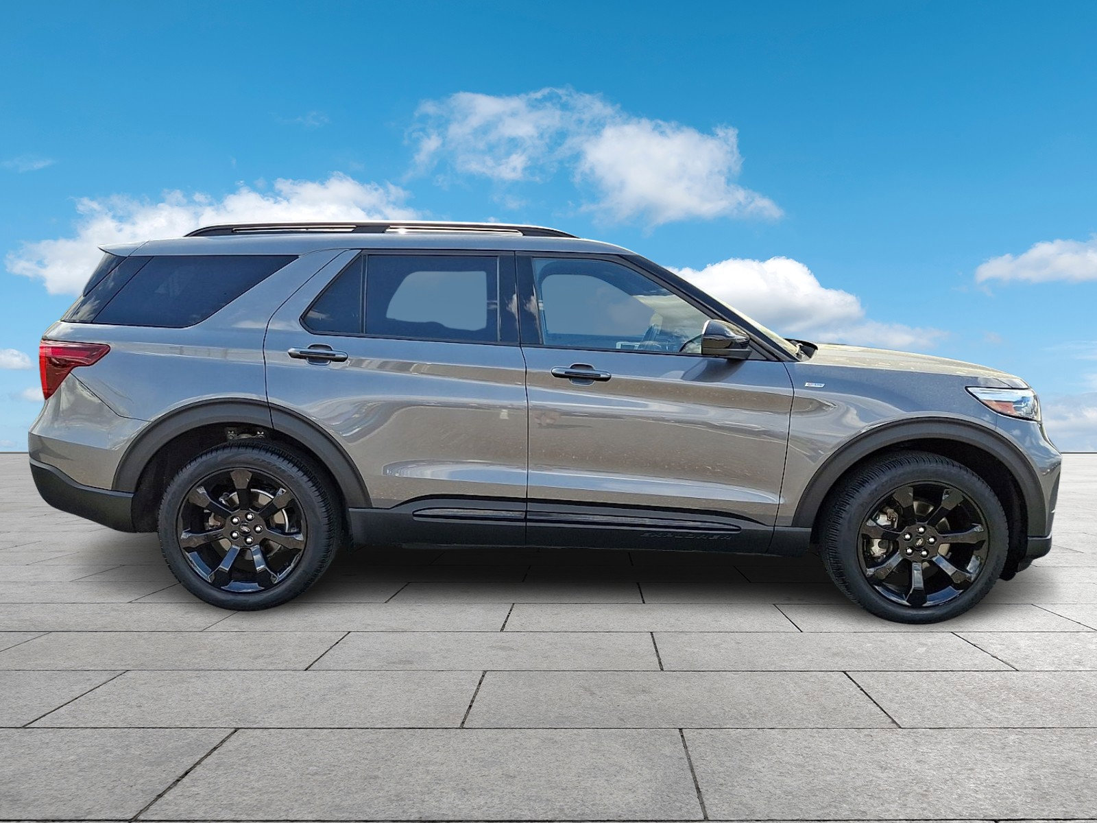 Certified 2023 Ford Explorer ST-Line w/ Class IV Trailer Tow Package image 7