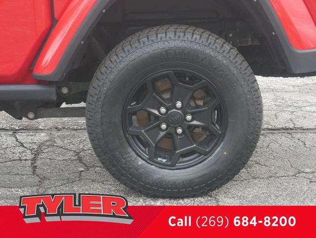 Certified 2022 Jeep Gladiator Willys image 46