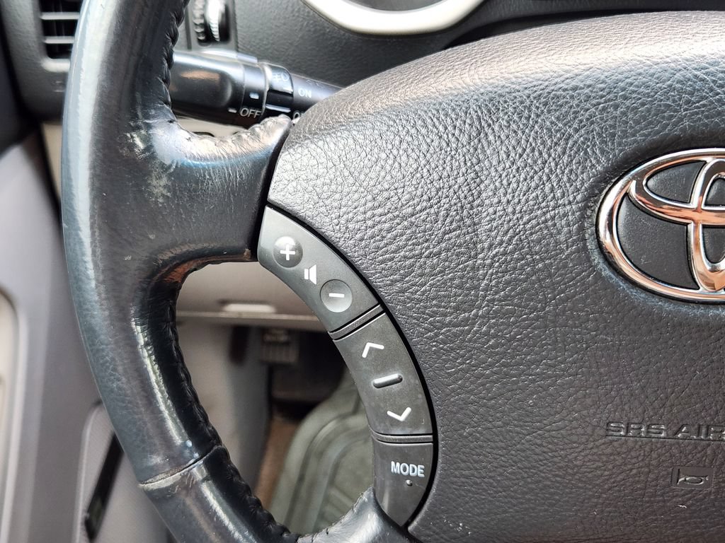 Used 2004 Toyota 4Runner SR5 AWD/4WD image 17