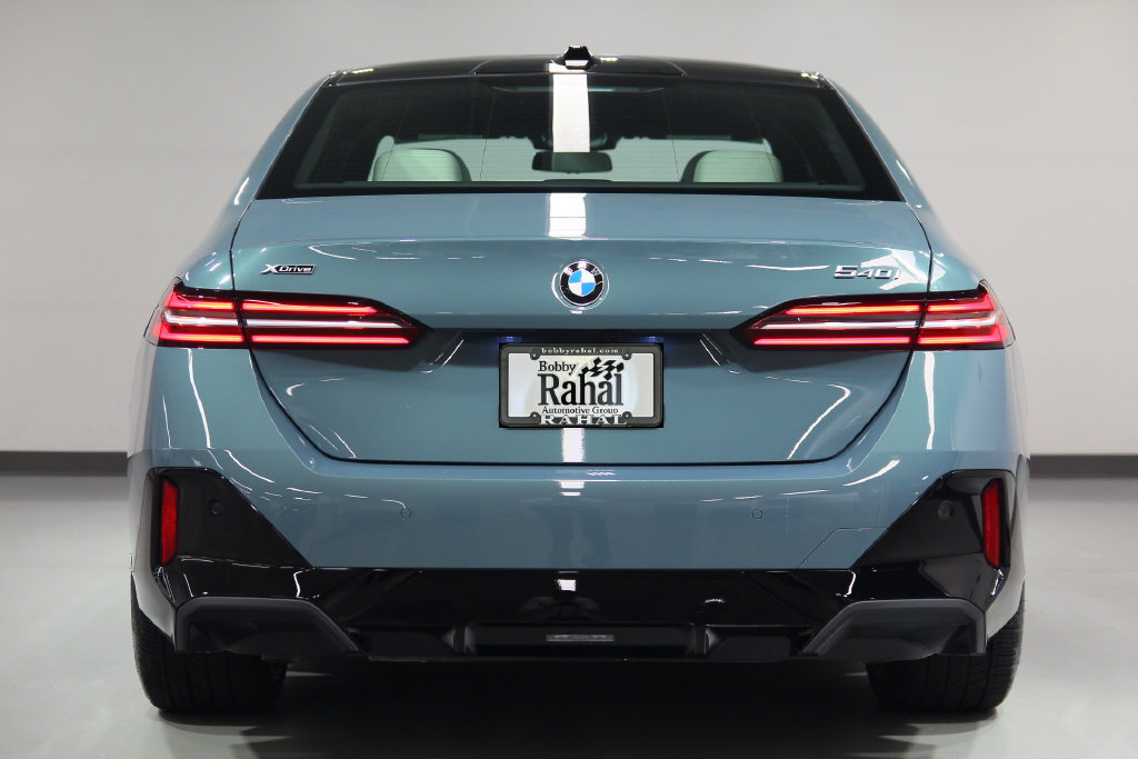 Used 2026 BMW 540i xDrive w/ Executive Package AWD/4WD image 2